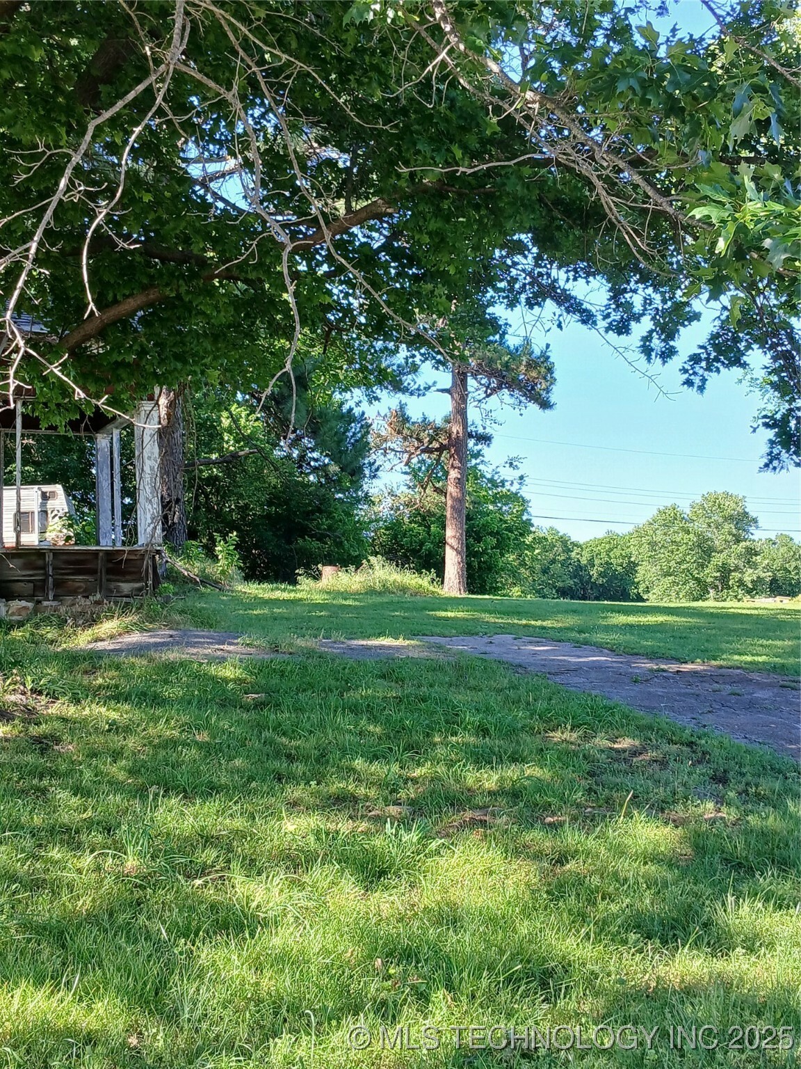 Property Photo: 609 1st OK 74547