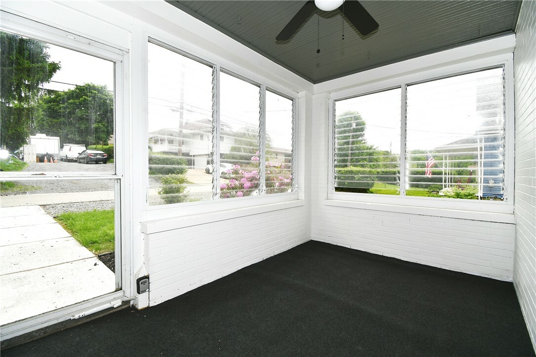 Property Photo: 4 Brentwood Dr PA 15136