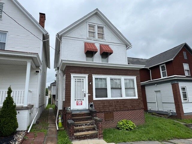 Property Photo:  705 Green Street  PA 15601 