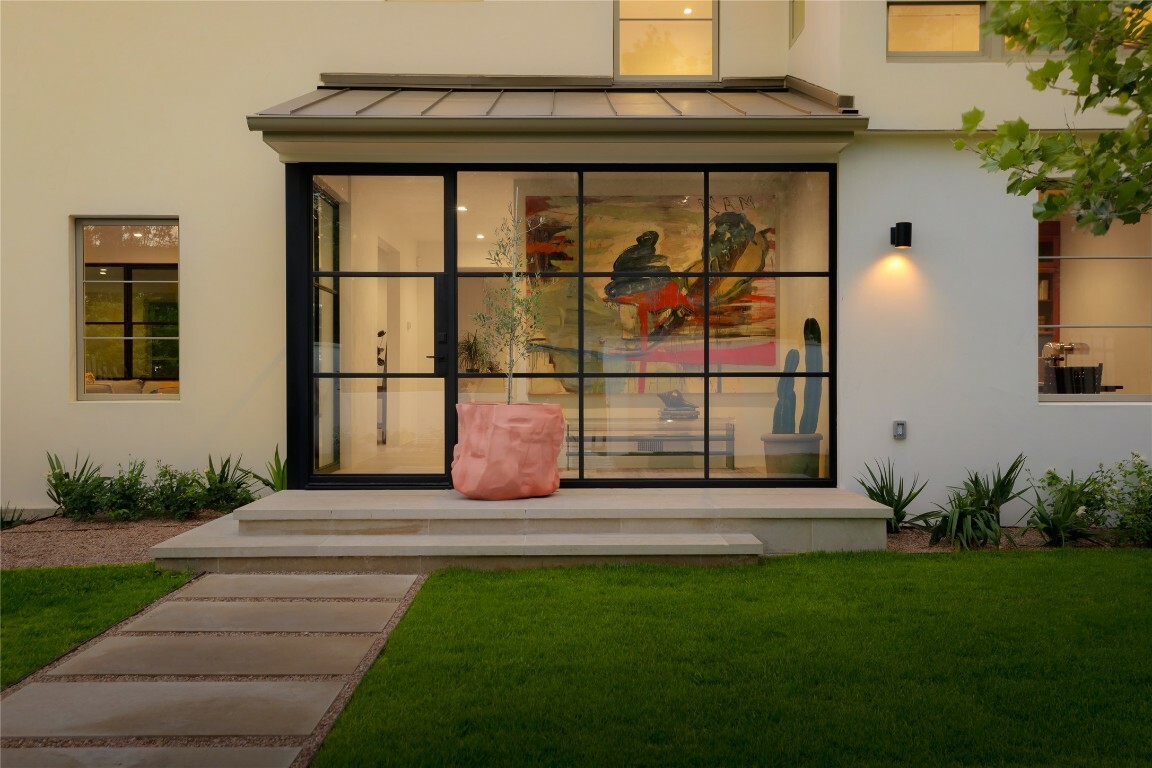 Property Photo: 1103 Gaston Avenue TX 78703