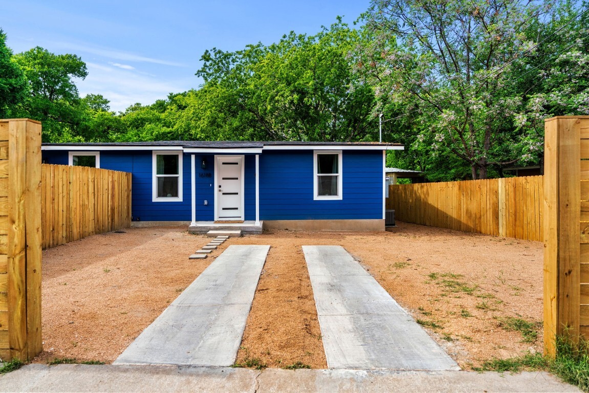 Property Photo: 1618 Webberville Road B TX 78721