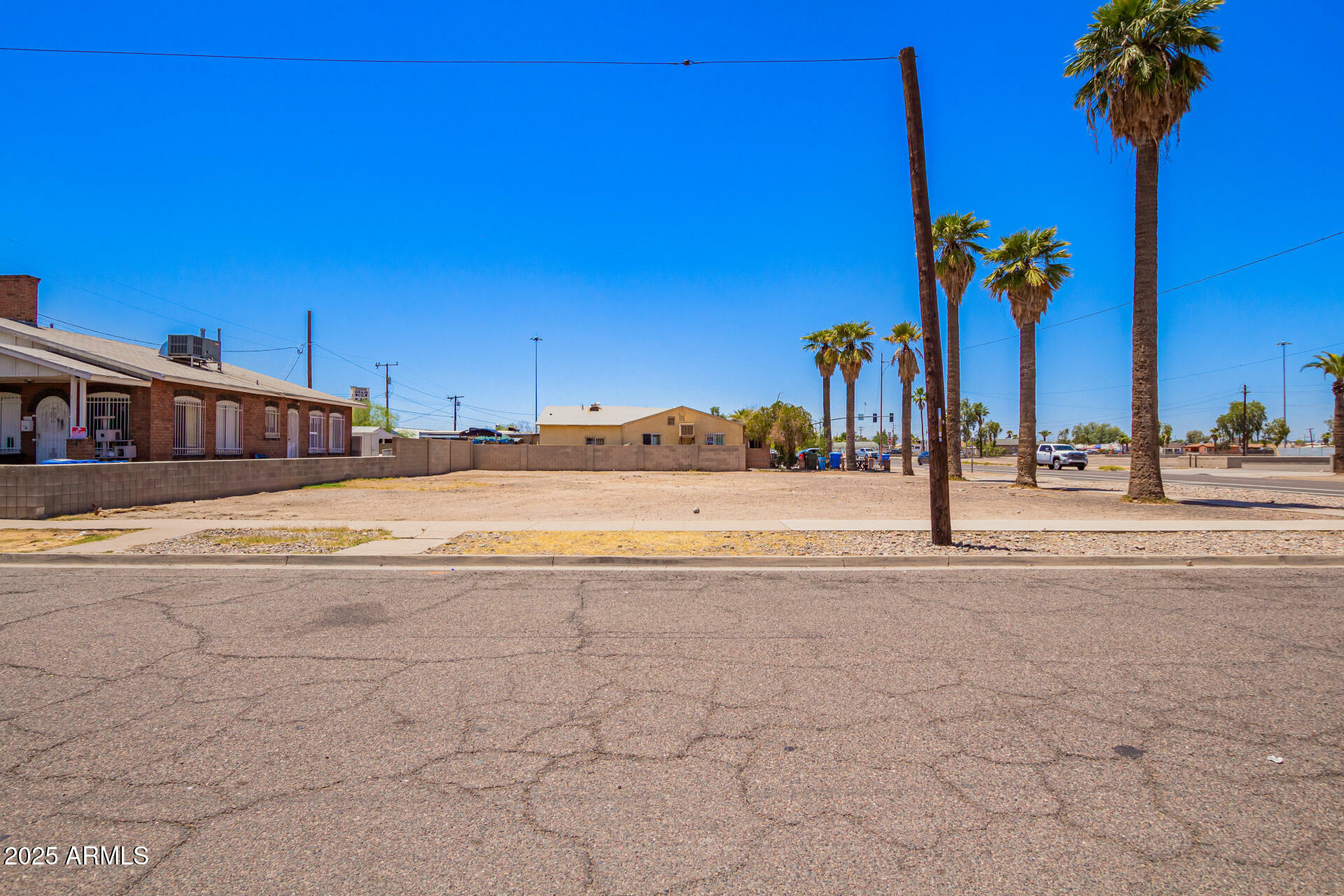 Property Photo: 2203 W Jefferson Street 1 AZ 85009