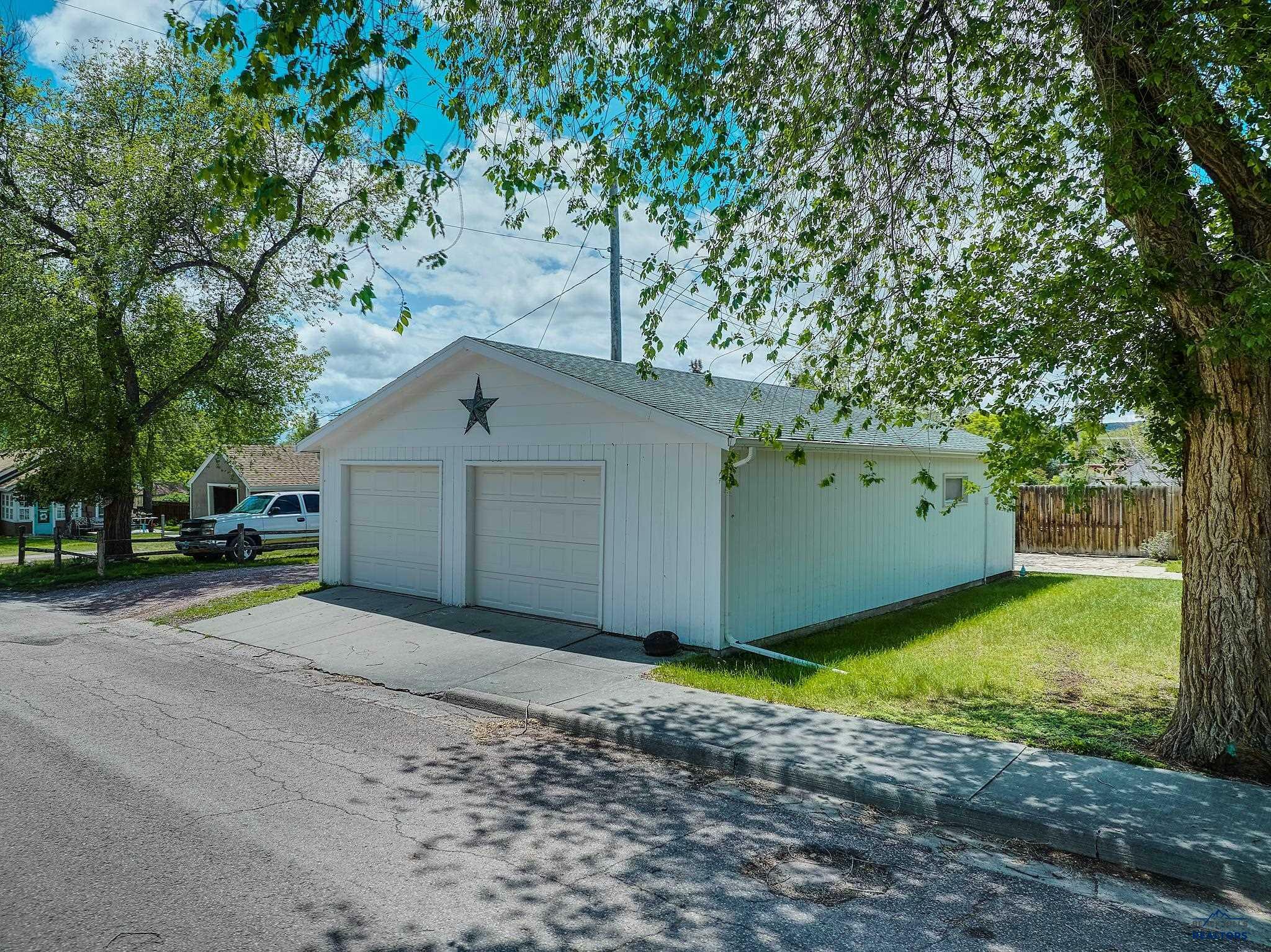Property Photo: 1401 Baltimore Ave SD 57747-0000