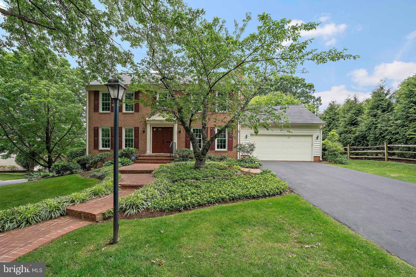 Property Photo:  9728 Whetstone Drive  MD 20886 