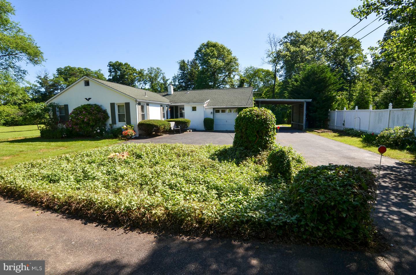 Property Photo: 1009 Potts Mill Rd NJ 08505