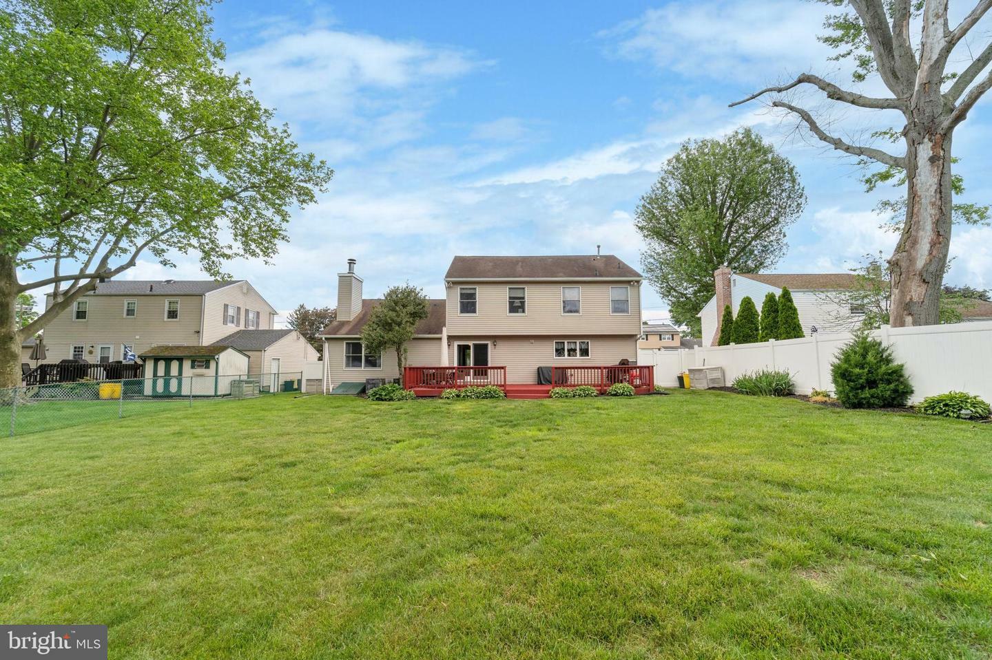 Property Photo:  14 Yorkshire Road  NJ 08610 