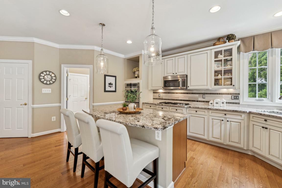 Property Photo: 4872 Autumn Glory Way VA 20151