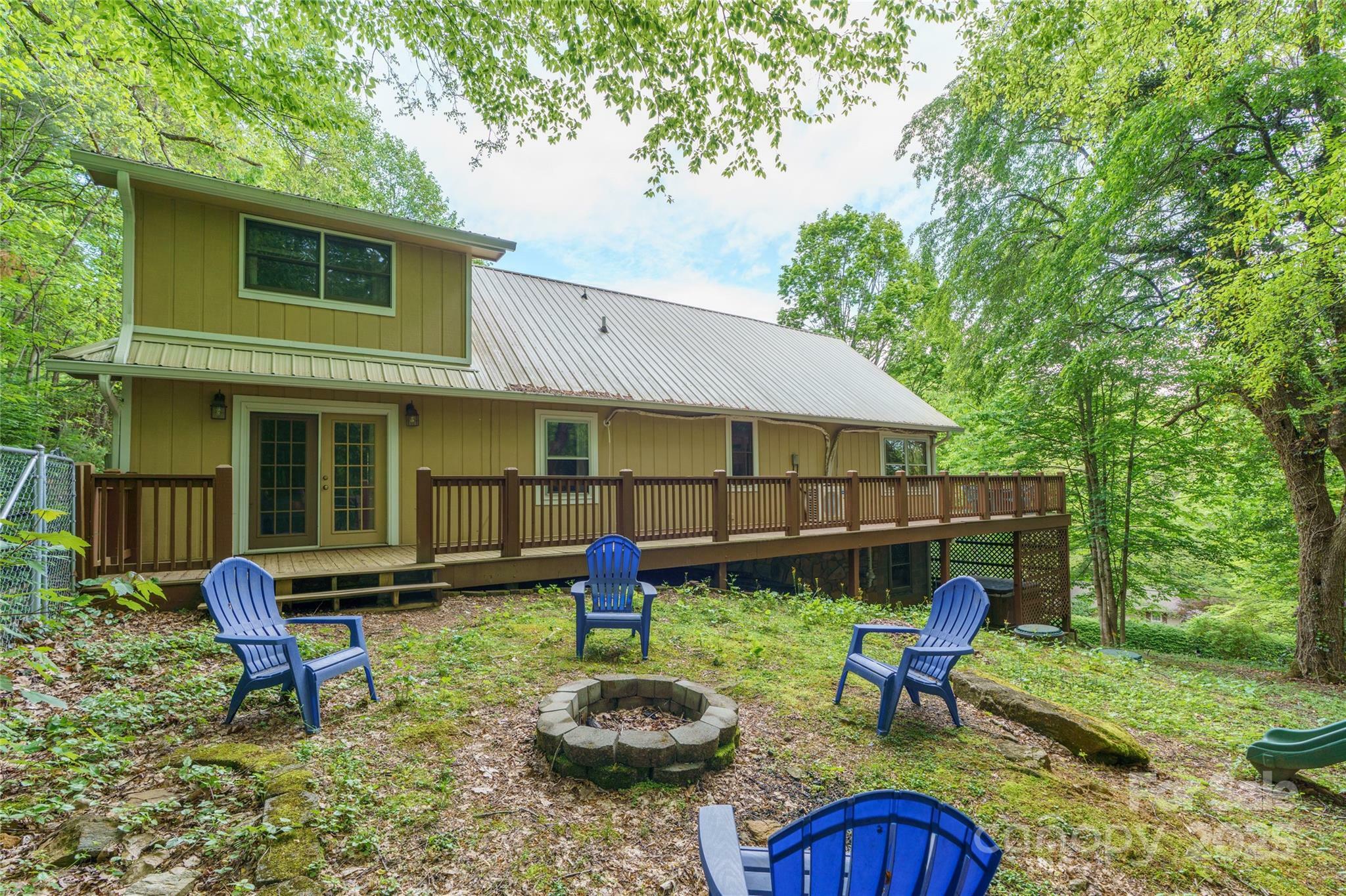 Property Photo: 307 Nottingham Road NC 28751