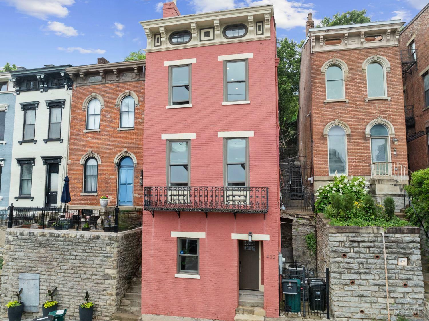 Property Photo: 432 Milton Street OH 45202