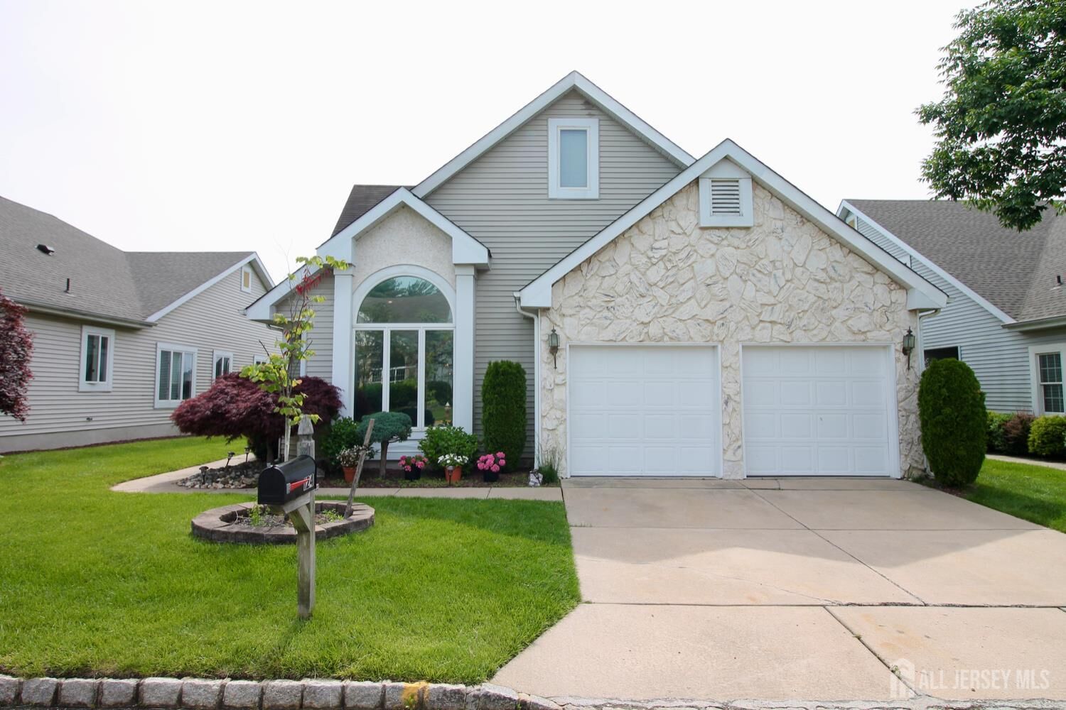 Property Photo:  124 Chichester Road  NJ 08831 