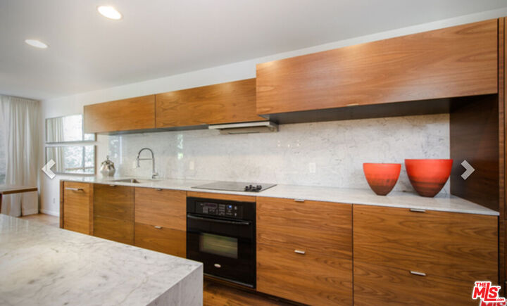 Property Photo: 406 N Oakhurst Dr CA 90210