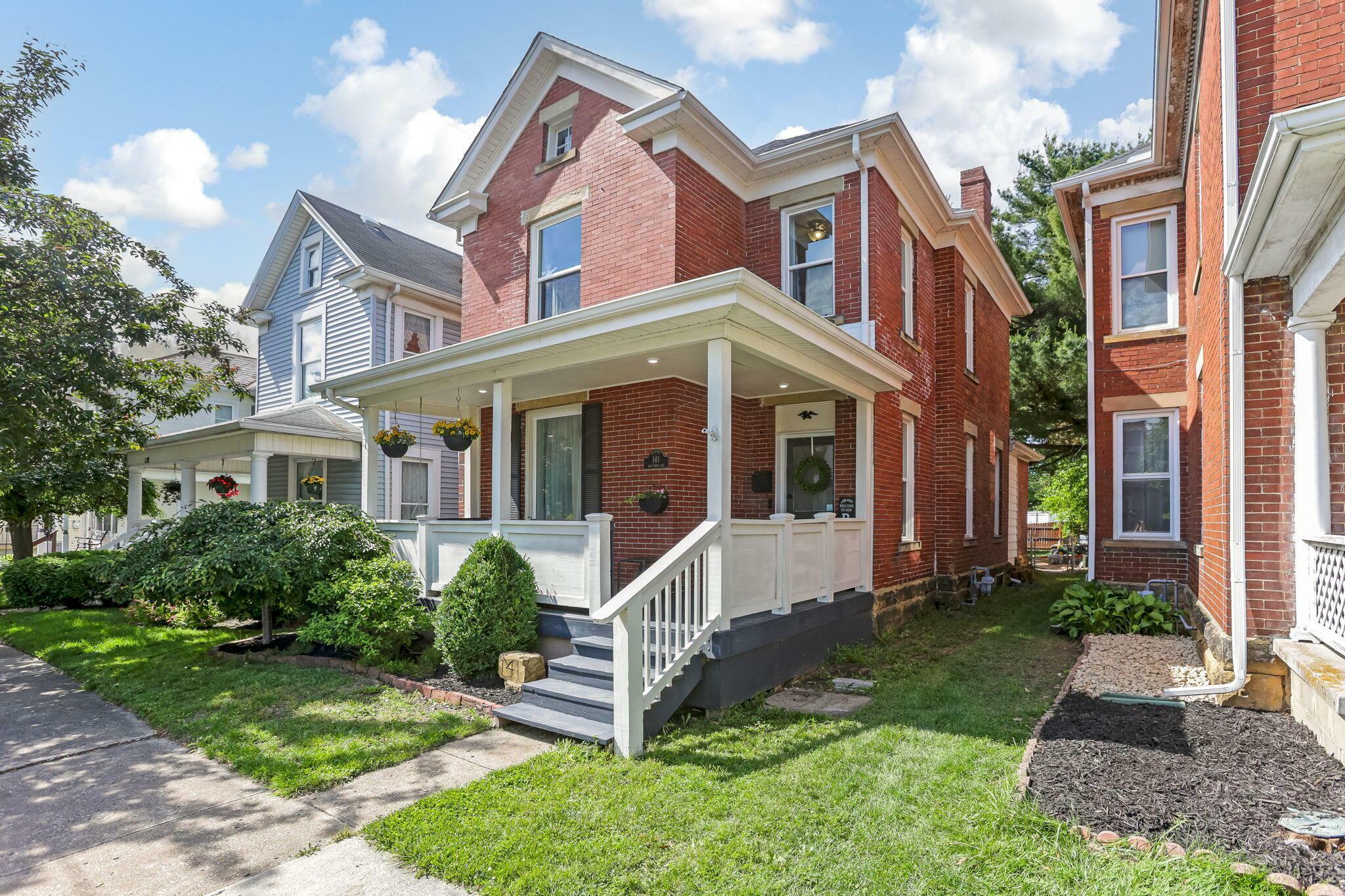 Property Photo: 141 E 5th Avenue OH 43130