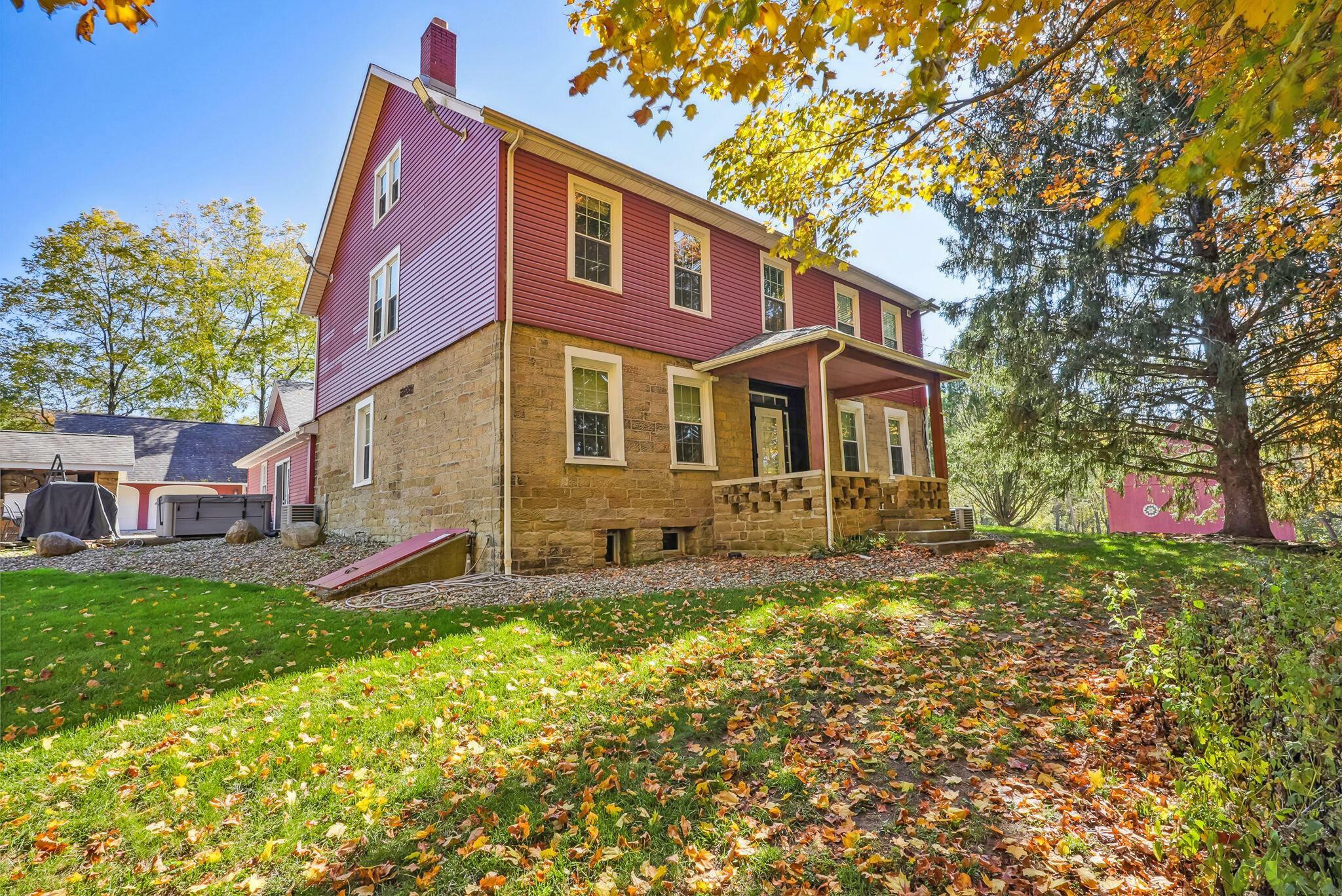 Property Photo: 1444 Blue Jay Road OH 43056