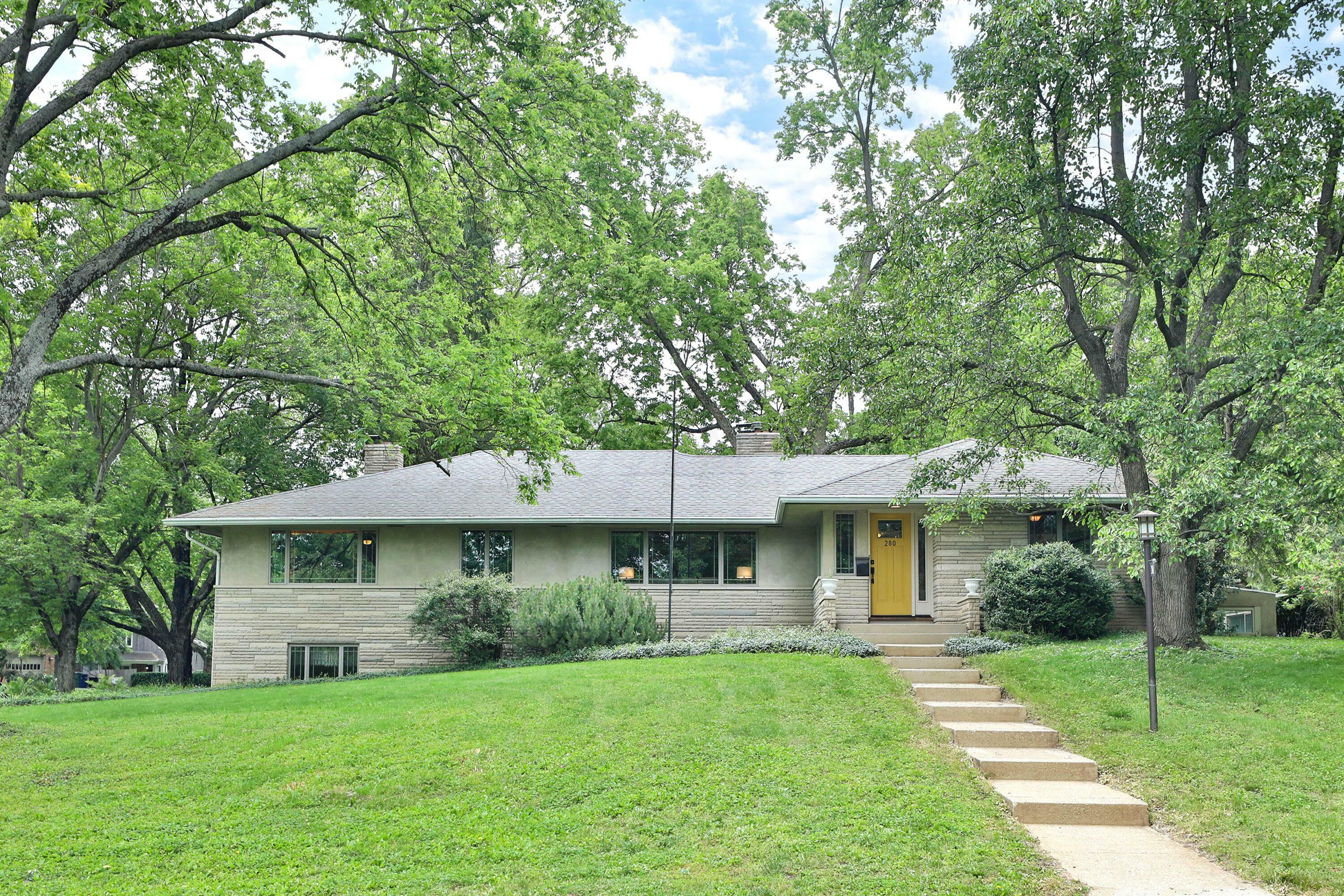 280 Croswell Road  Columbus OH 43214 photo