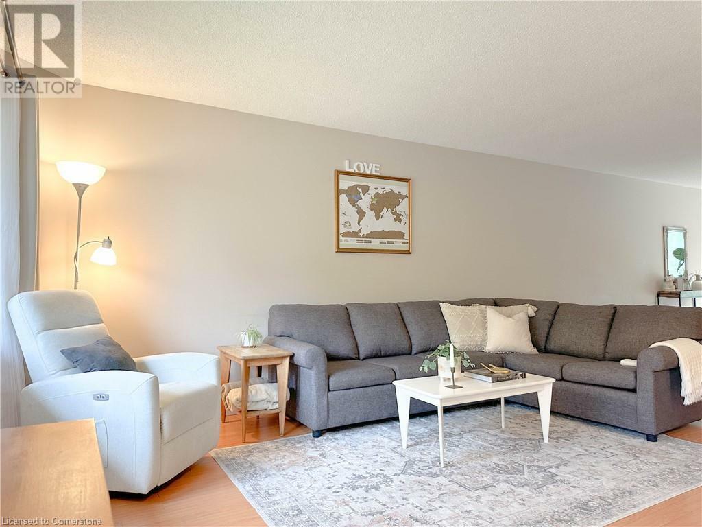 Property Photo: 657 Albert Street G ON N2L 3V5