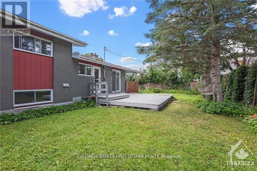 Property Photo: 27 Hogan Street ON K2E 5E8