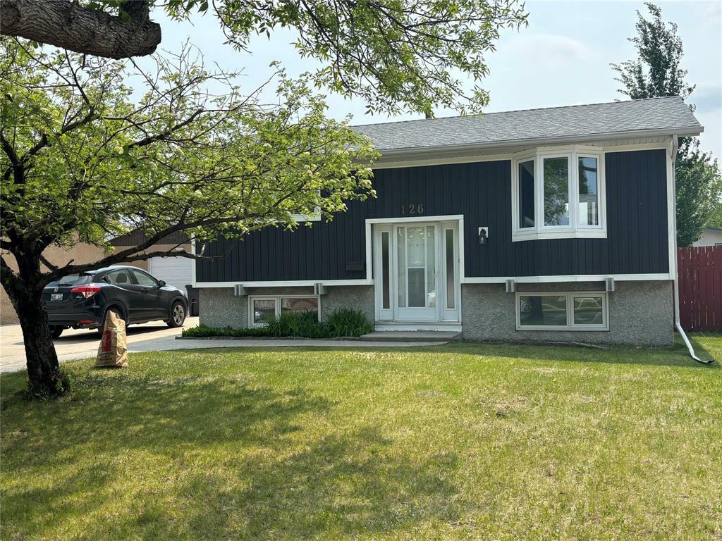 Property Photo: 126 Cartwright Road MB R2P 0R9