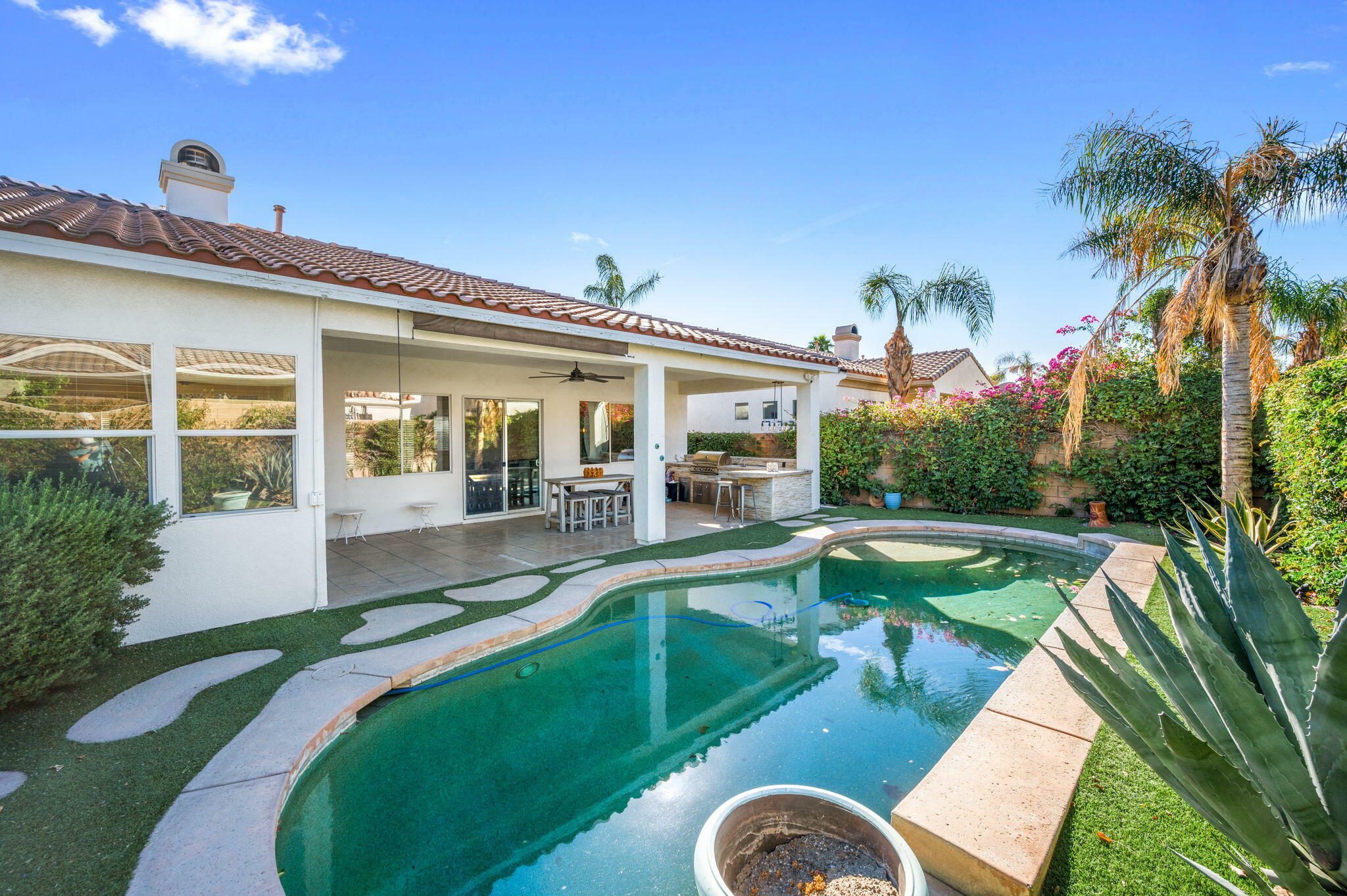 Property Photo: 44875 Via Catalina CA 92253