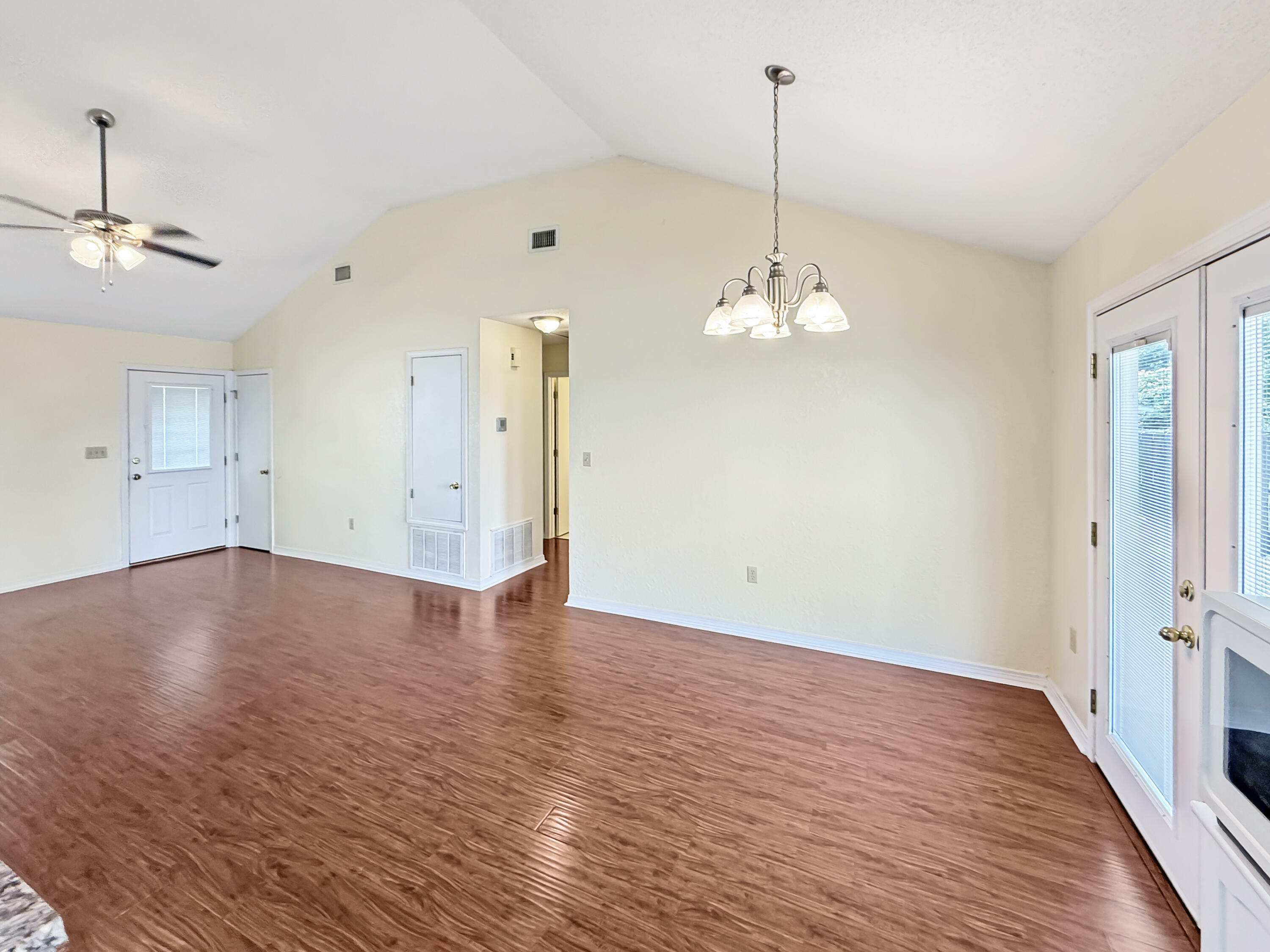 Property Photo: 119 Oak Terrace Drive FL 32539