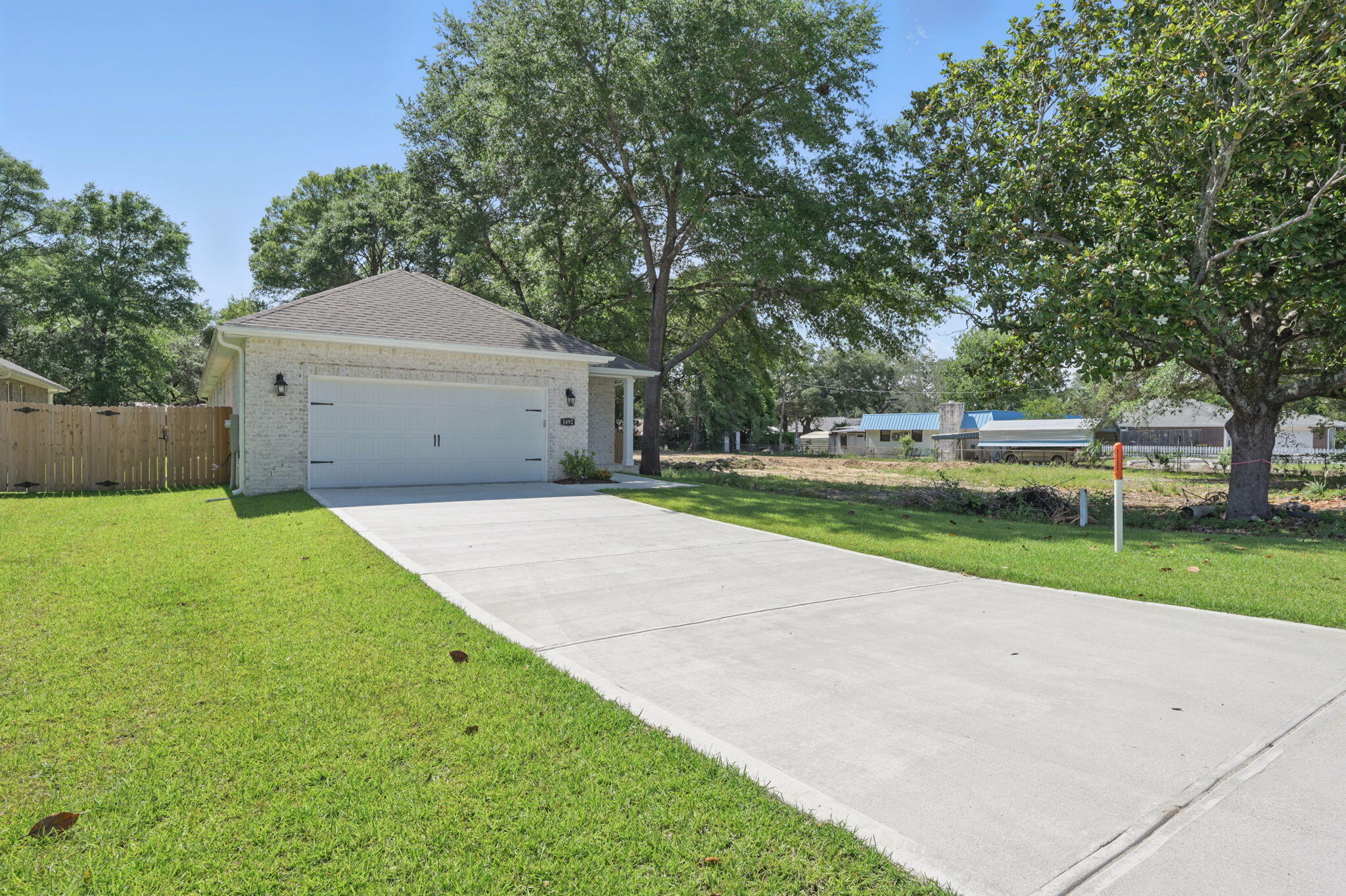 Property Photo: 1492 Pine Street FL 32578