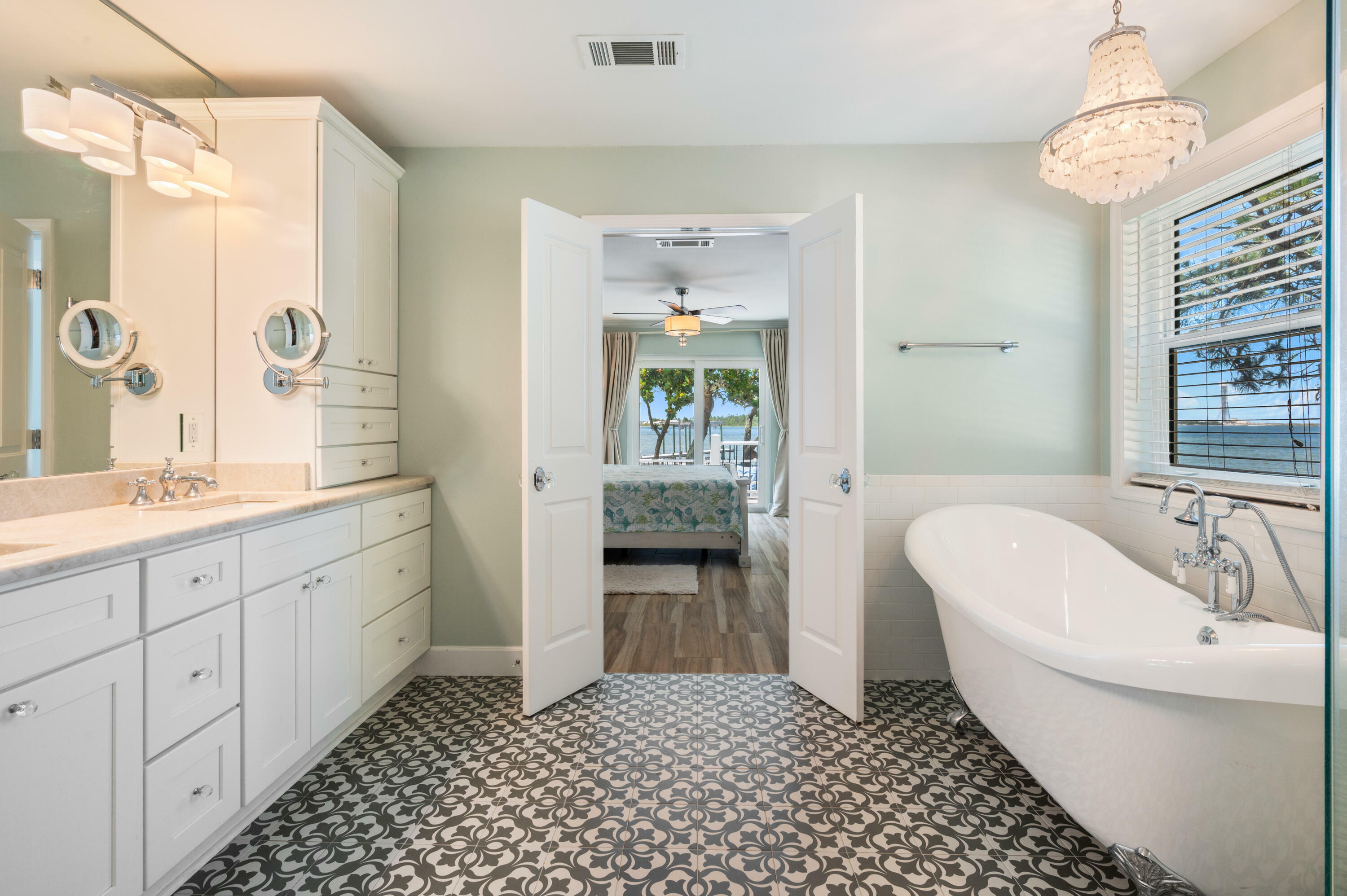 Property Photo: 516 Parish Boulevard FL 32569