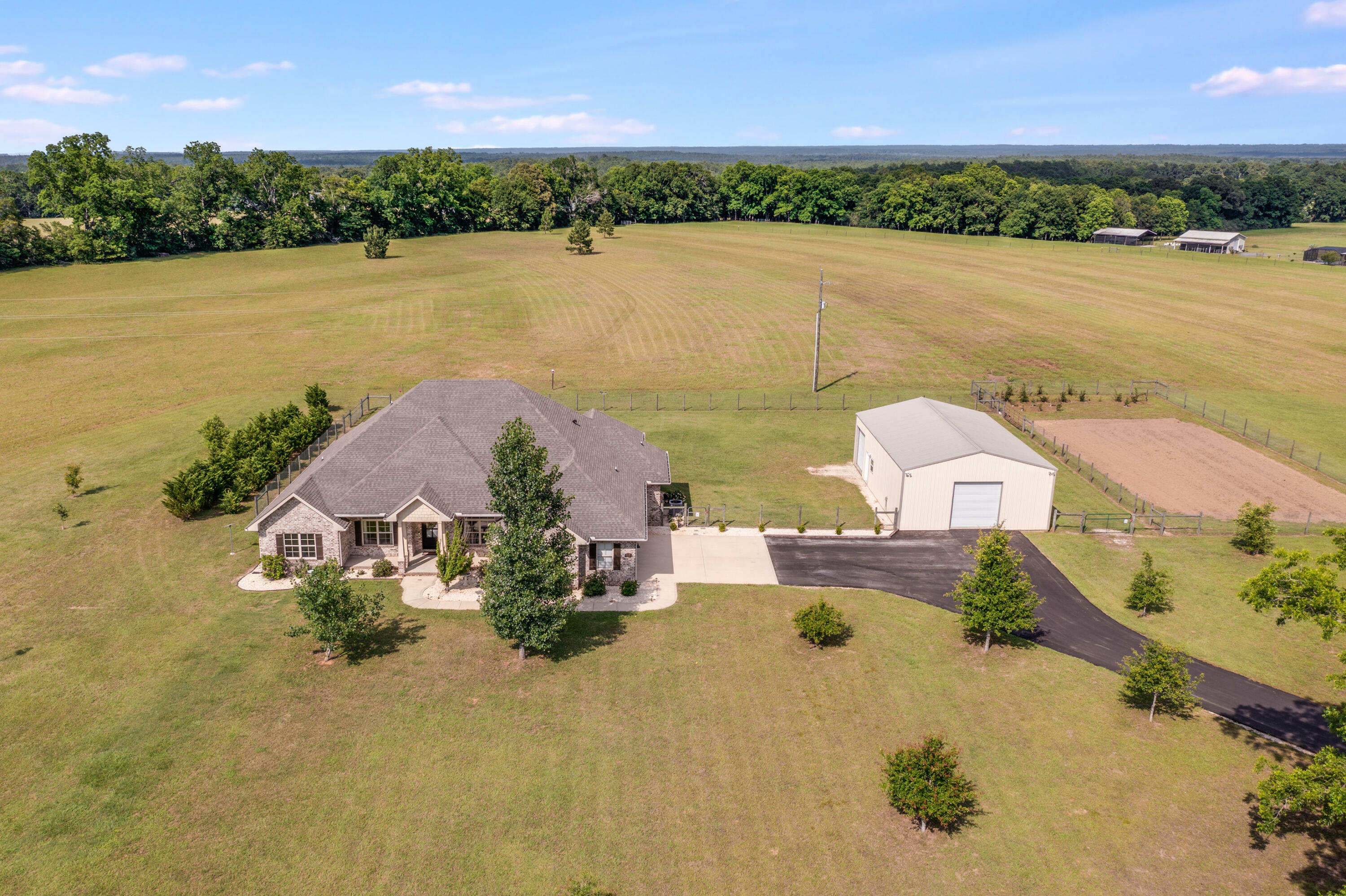 Property Photo: 1725 Vinson Ray Road FL 32531