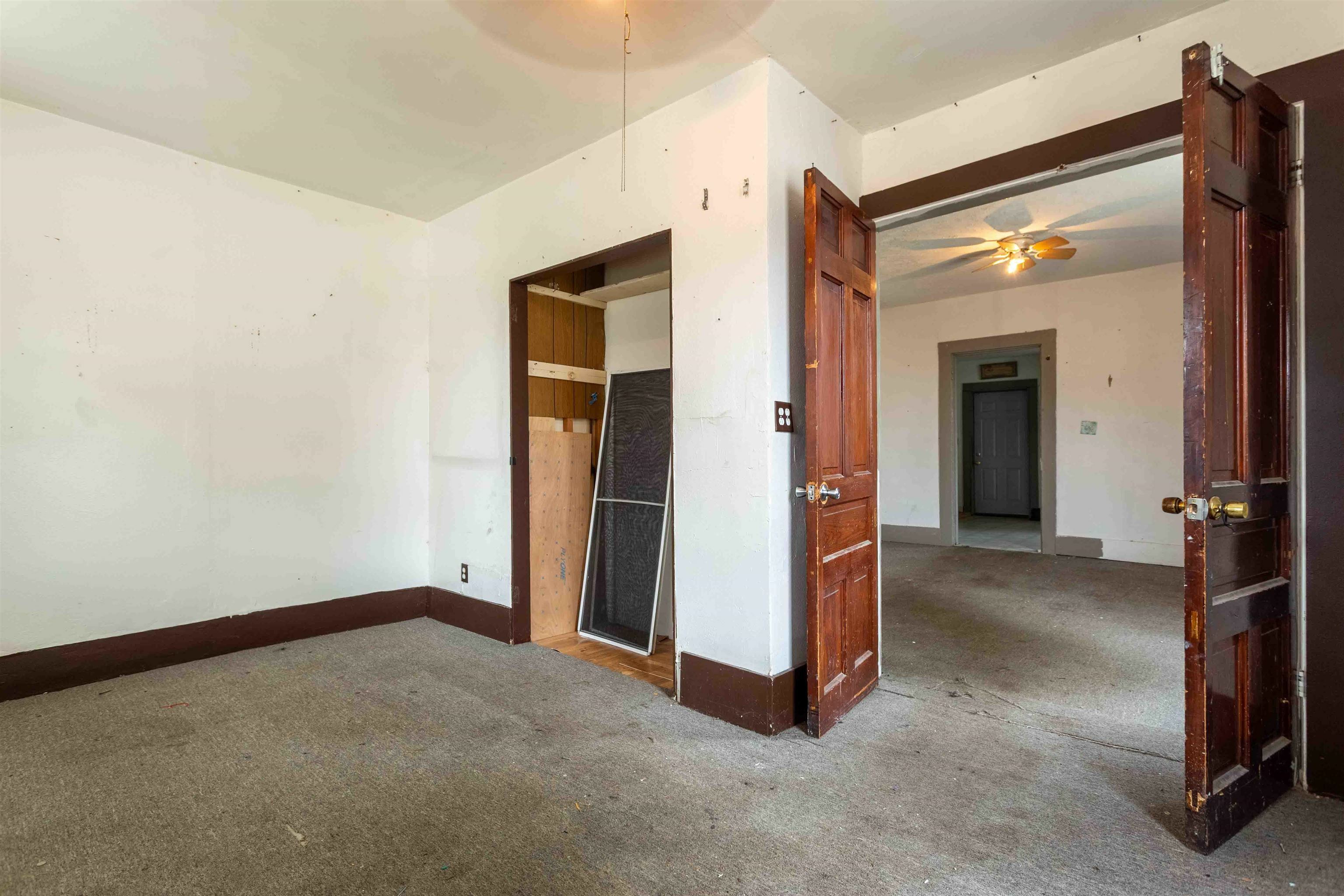Property Photo: 1499 Elm Street IA 52001