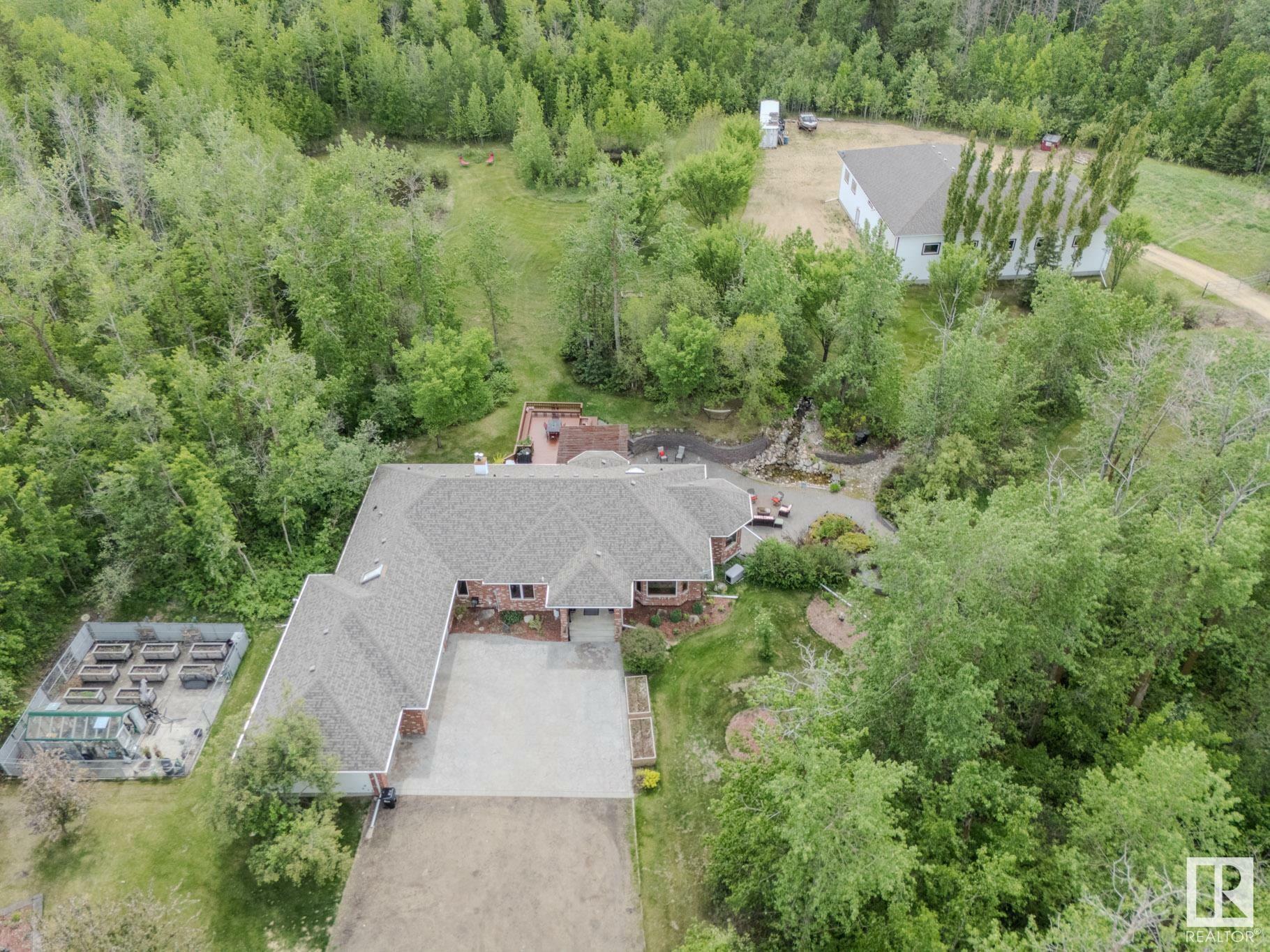 Property Photo: 21545 Twp Road 522 AB T8E 1G1