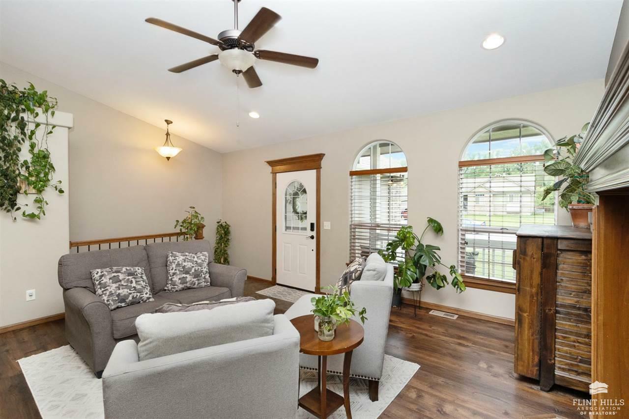 Property Photo: 5032 Bramblewood Drive KS 66503