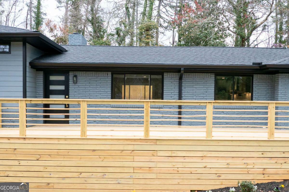 Property Photo: 1120 Taliwa Trail NE GA 30068