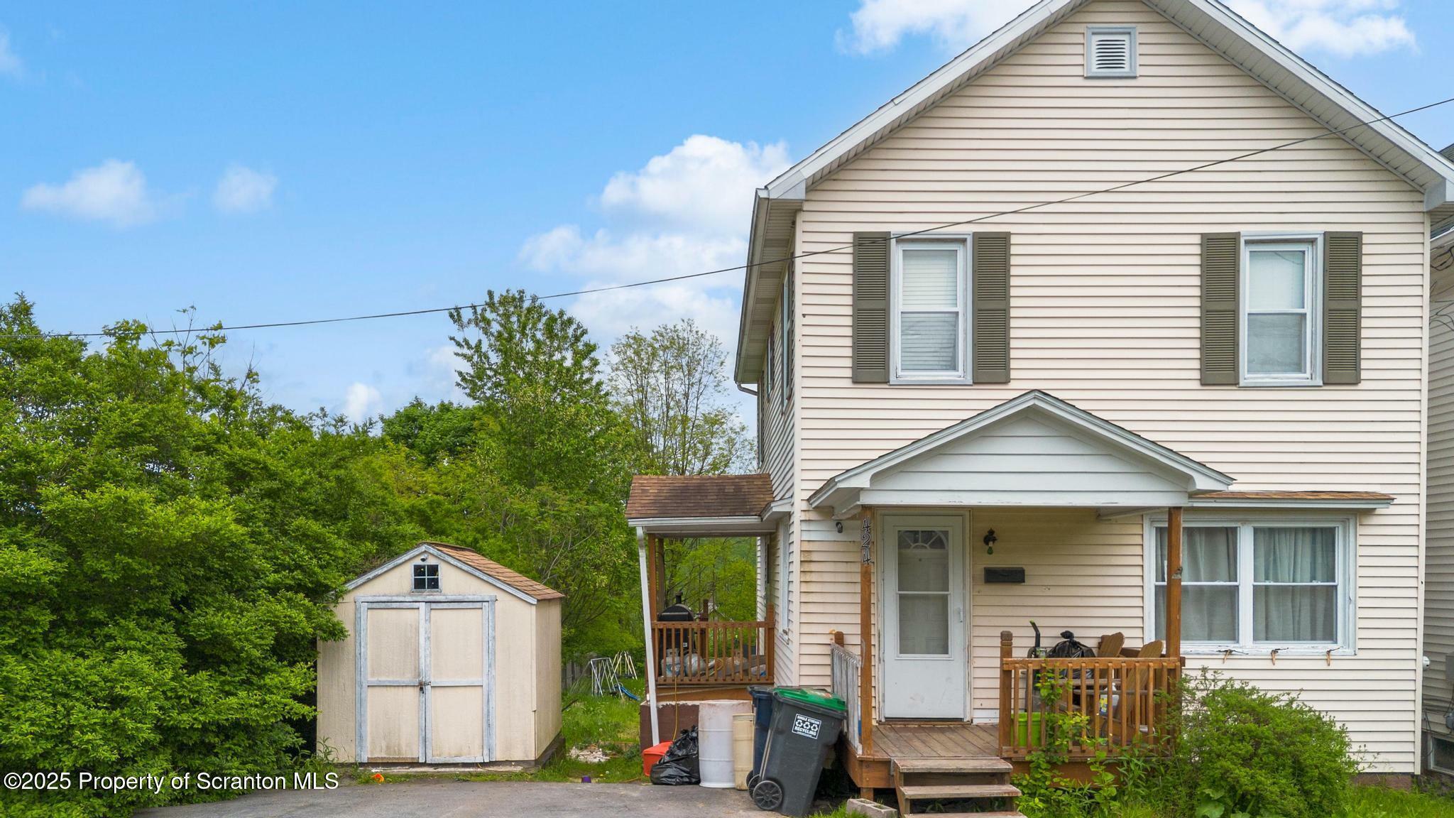 Property Photo: 424 Hudson Street PA 18421