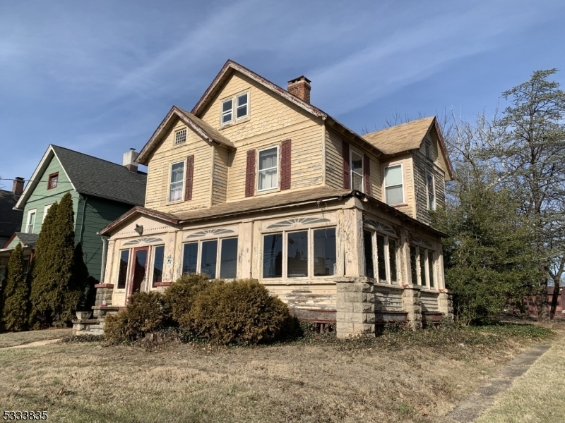 Property Photo: 211 E High St NJ 08876