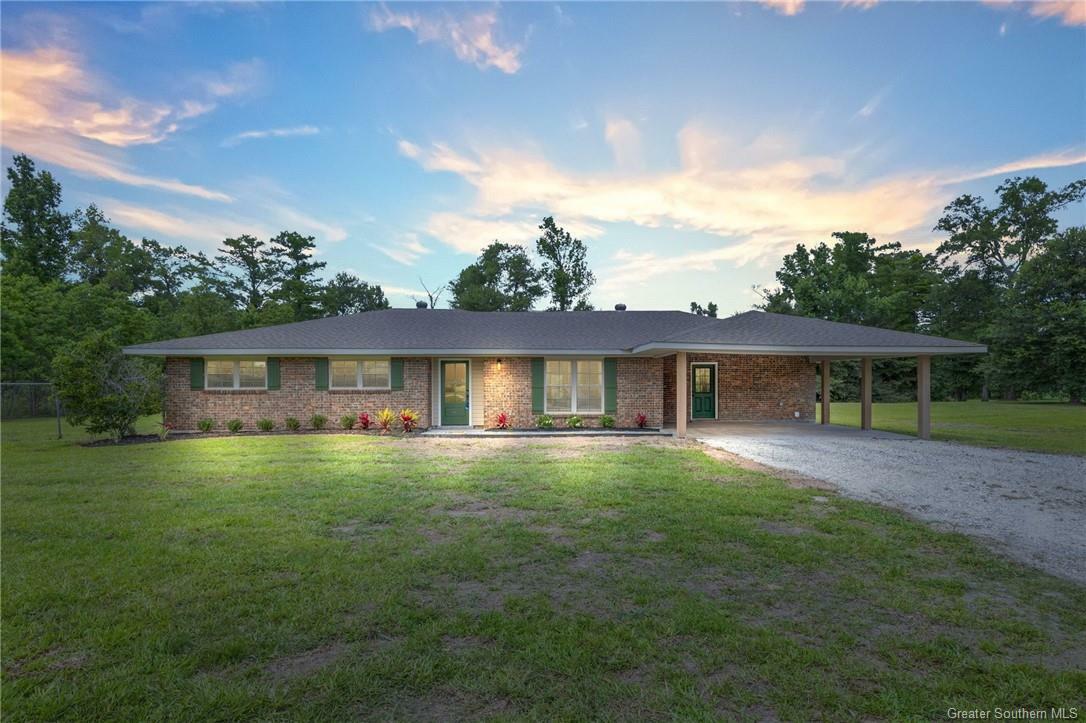 Property Photo: 6058 C Corbello Road LA 70615