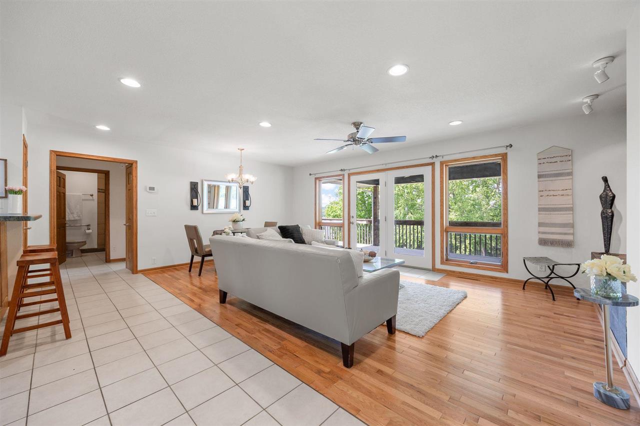 Property Photo:  3606 Sun Valley Dr  IA 52317 