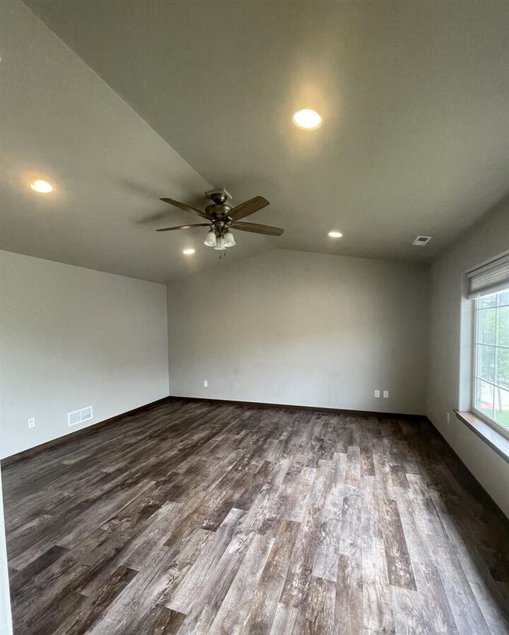 Property Photo:  122 Wild Rose Ln  IA 52333 