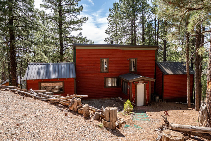 Property Photo: 1660 E Centurion Cir UT 84762