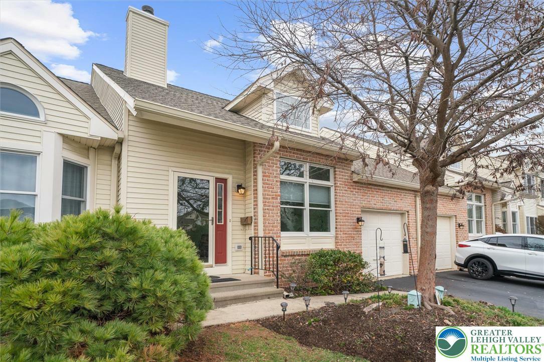 275 Ridings Circle  Macungie Borough PA 18062 photo