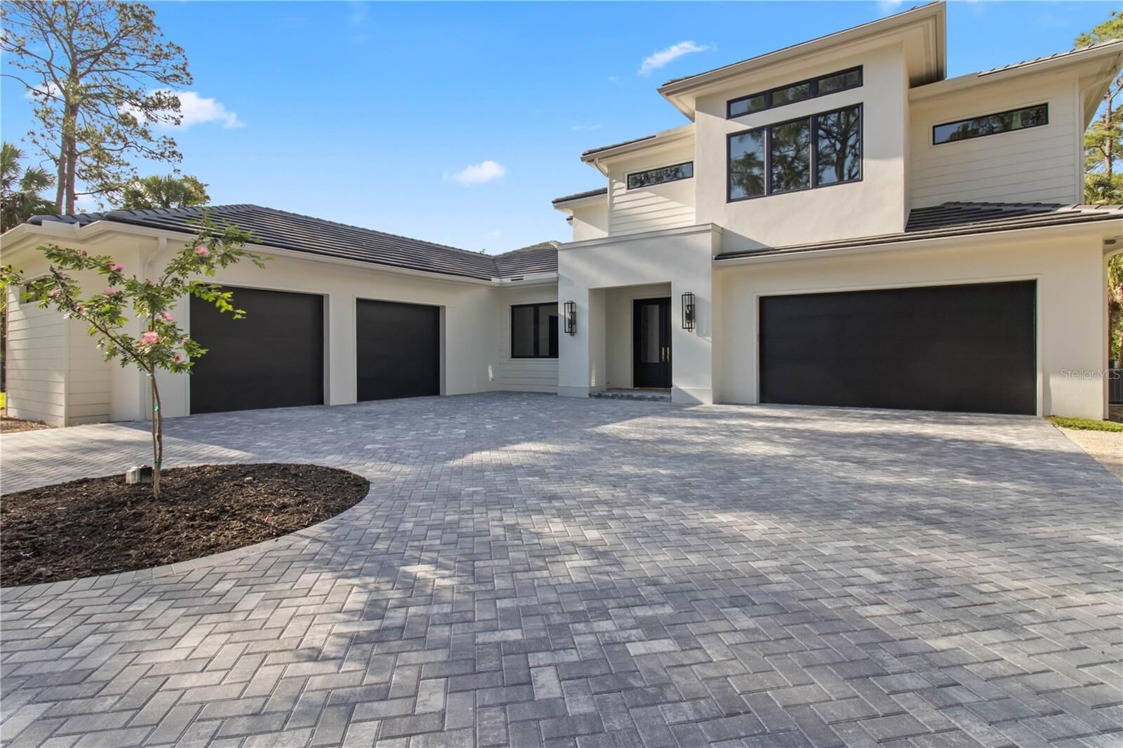 Property Photo: 3632 Golden Gate Boulevard W FL 34102
