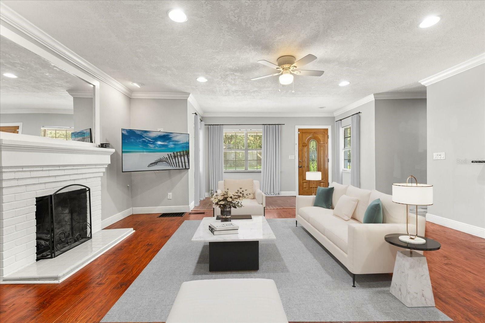 Property Photo: 465 W Lakeshore Drive FL 34711