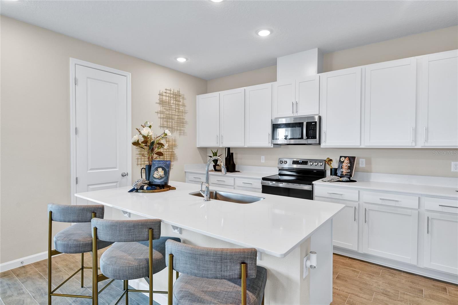 Property Photo: 157 Waterstone Loop FL 32778
