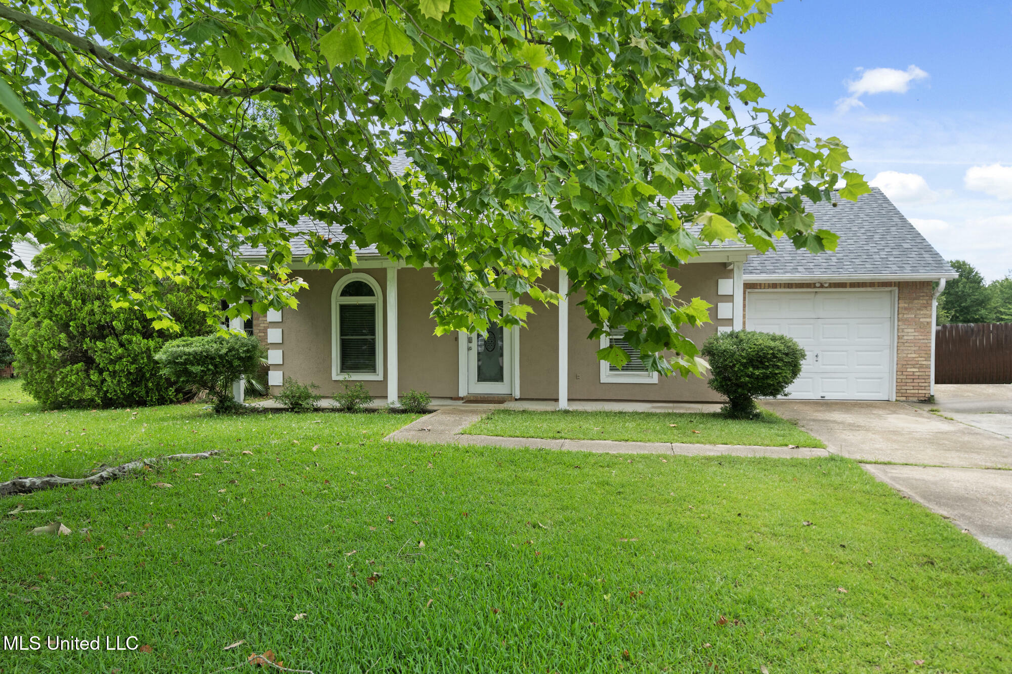 Property Photo: 8730 Boxwood Lane MS 39553