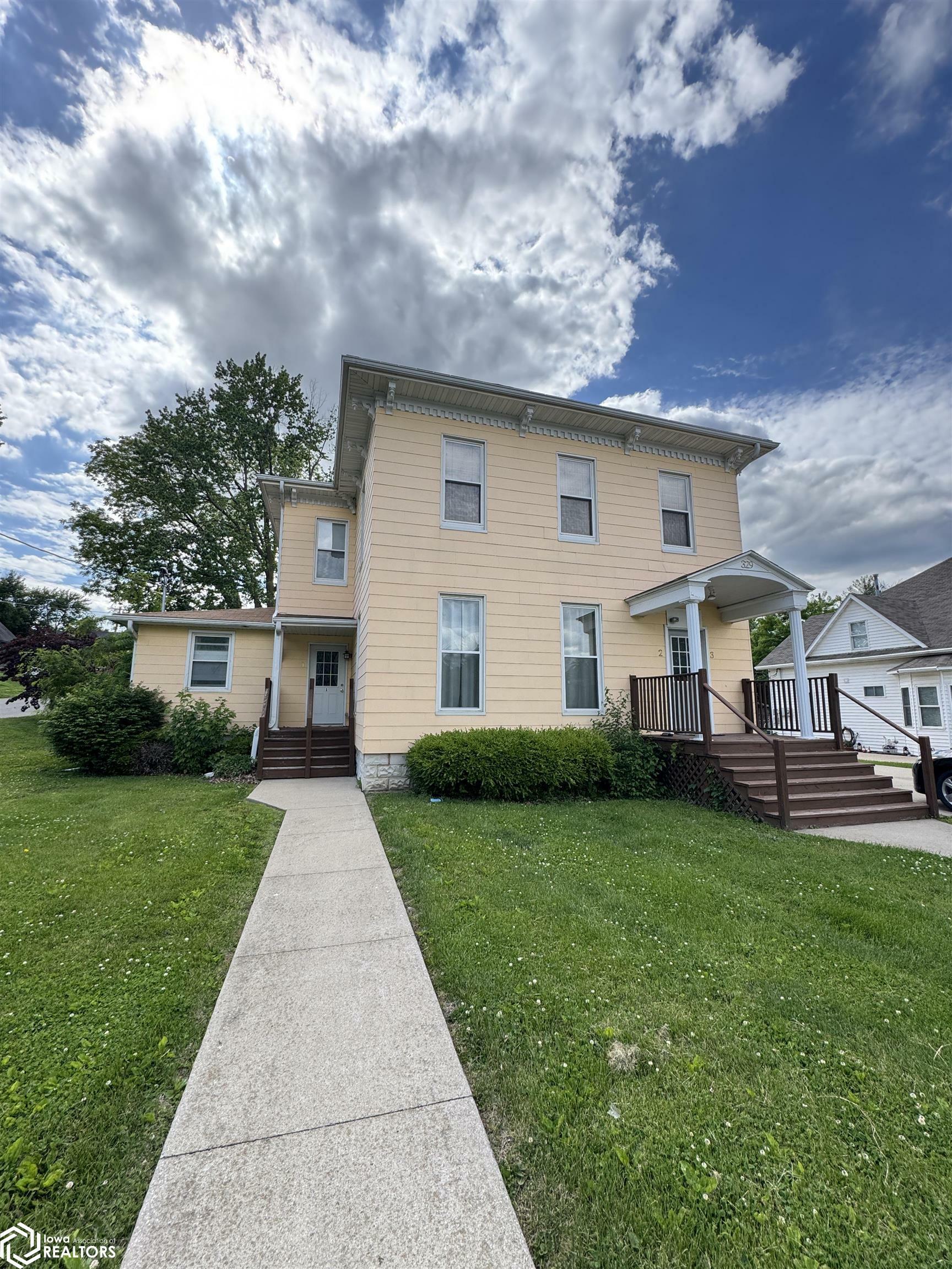 329 S Marshall Street  Burlington IA 52601 photo
