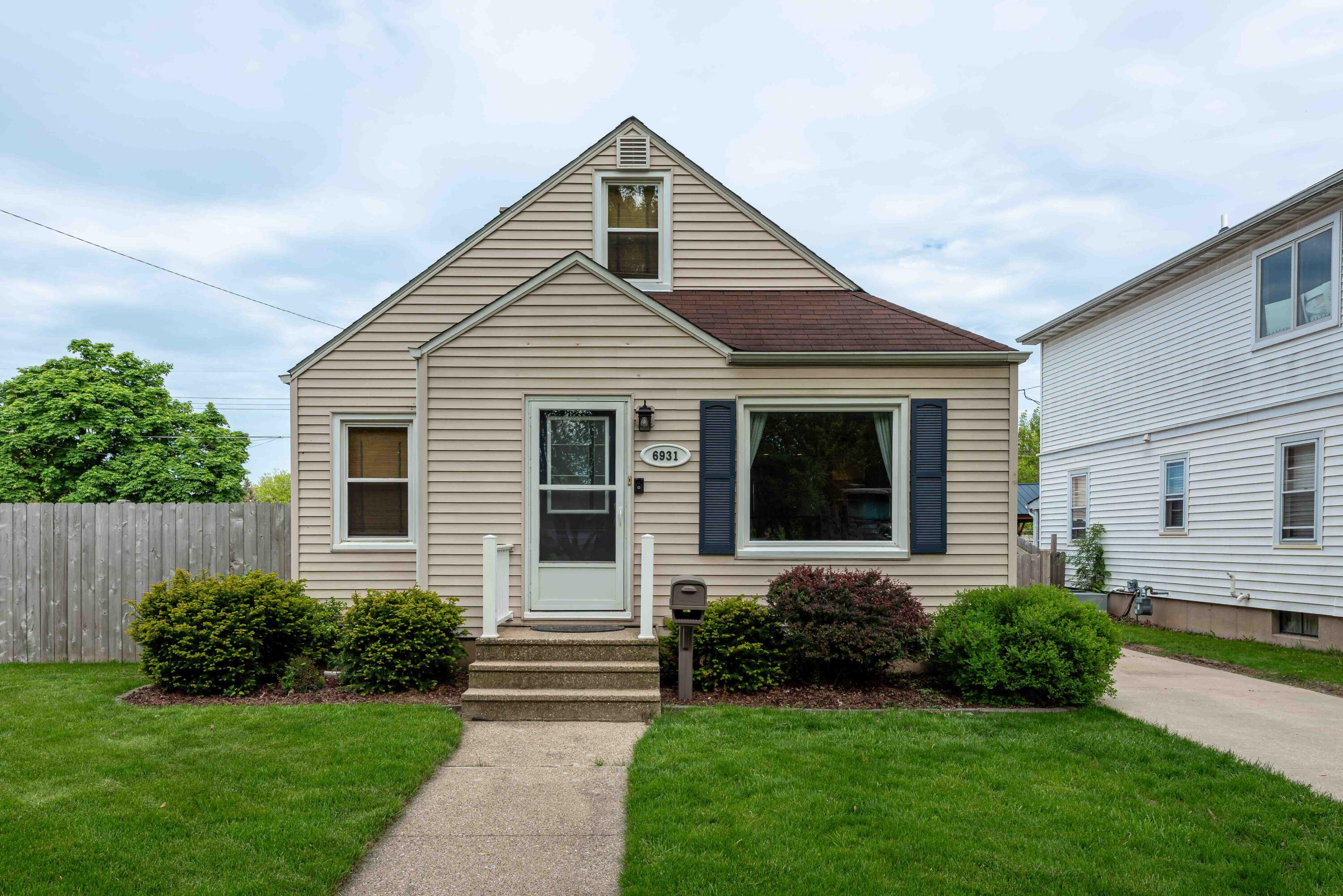 6931 43rd Ave  Kenosha WI 53142 photo