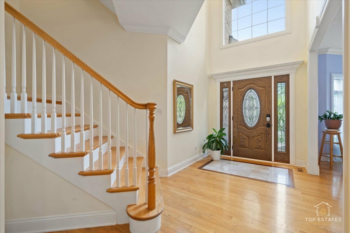Property Photo:  114 E 56th Street  IL 60559 