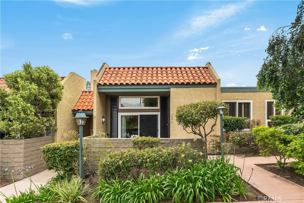 Property Photo: 980 Palo Verde Avenue CA 90815