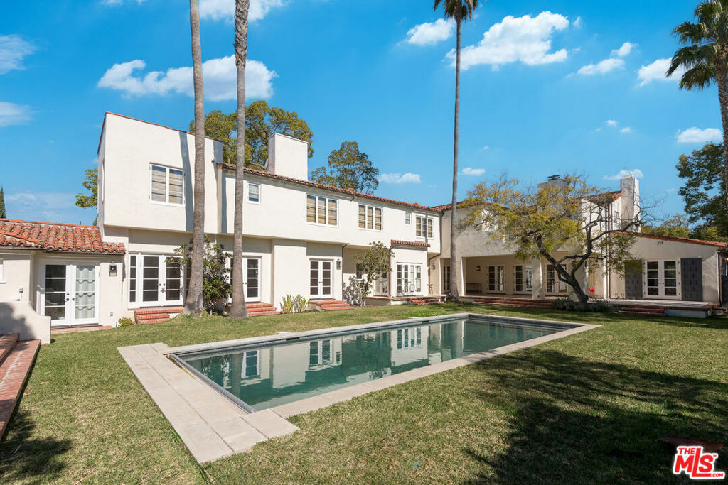 Property Photo: 401 S Las Palmas Avenue CA 90020