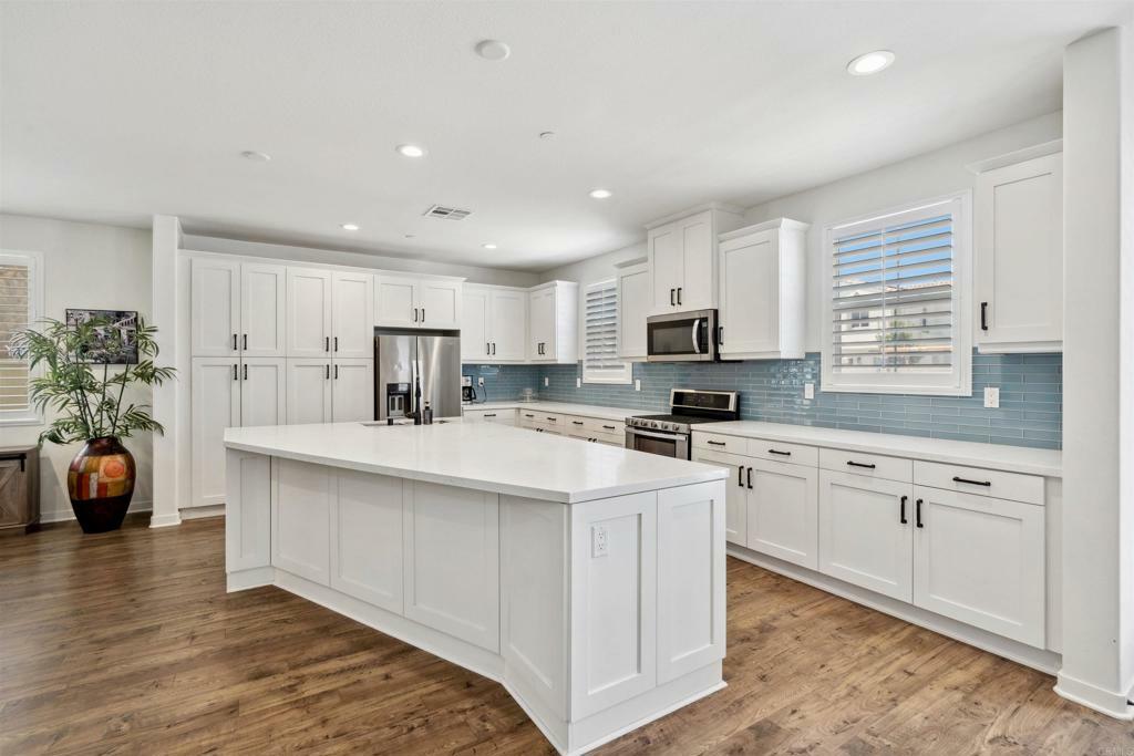 Property Photo: 4203 Calle Del Vista CA 92057