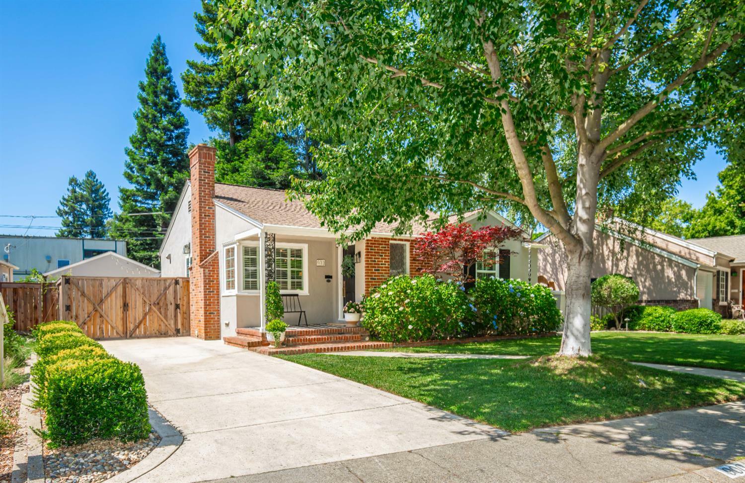 Property Photo:  900 Robertson Way  CA 95818 