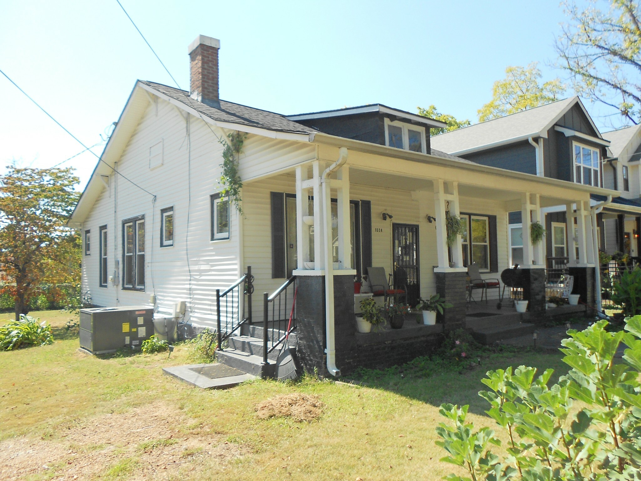 Property Photo: 1024 Cahal Ave TN 37206