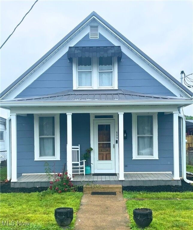 Property Photo:  609 Dewey Avenue  WV 26170 